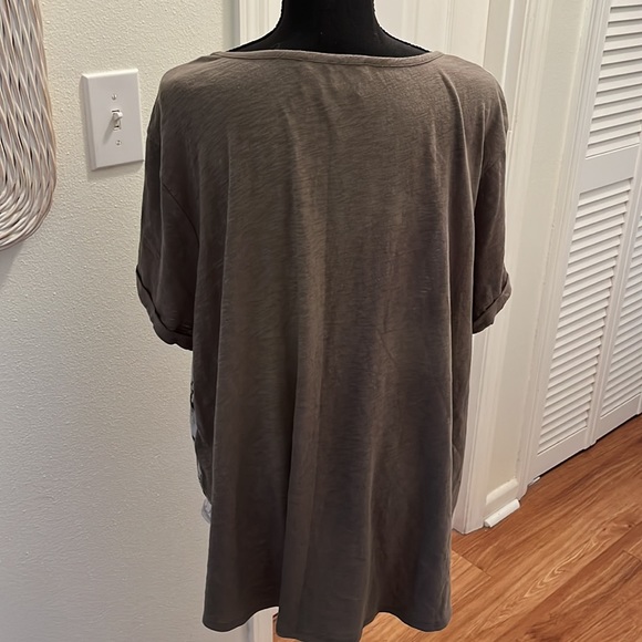 Two by Vince Camino khaki green top - Picture 3 of 5